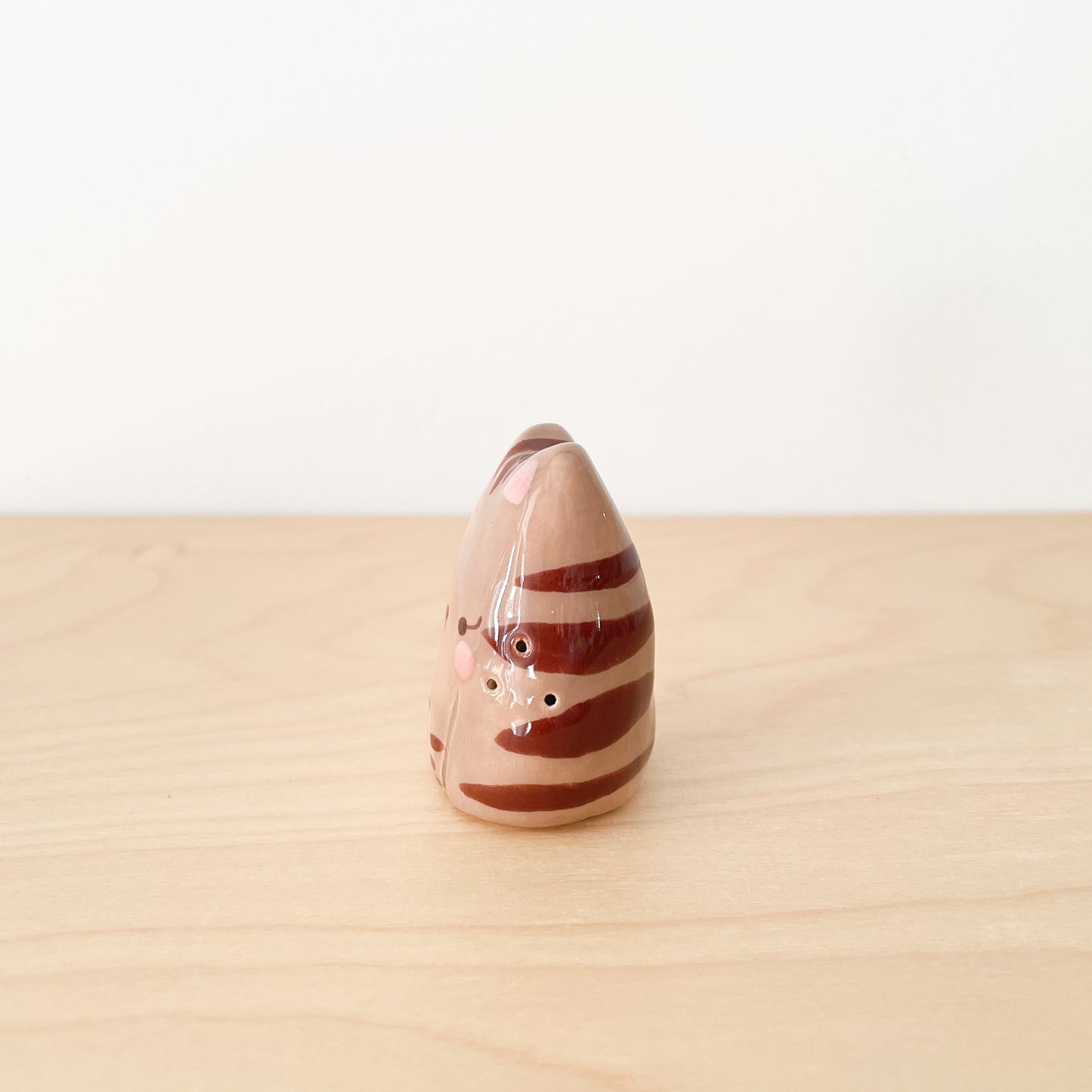 Brown Tabby Whisker Cat Mini Vase