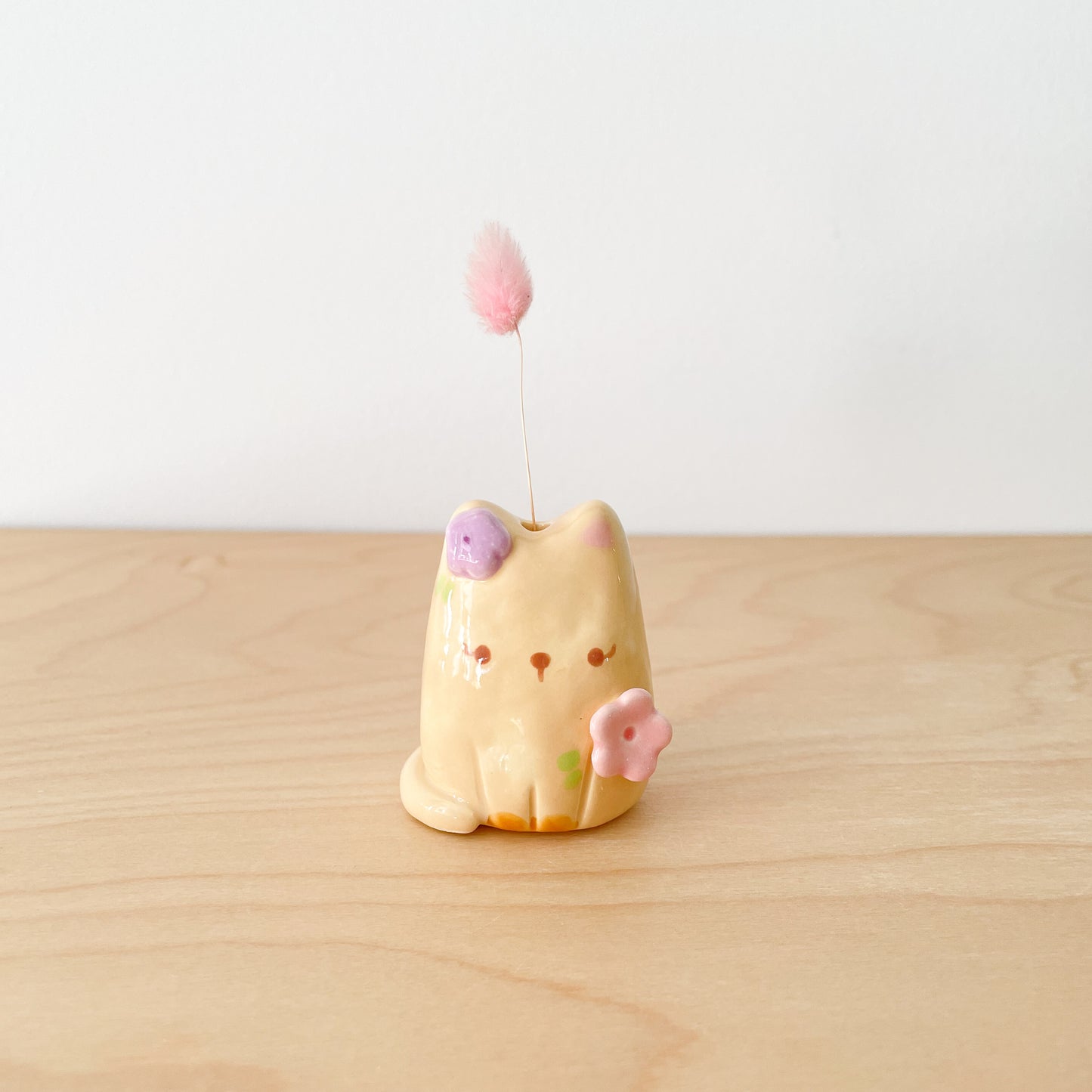 Caramel Blooming Cat Mini Vase