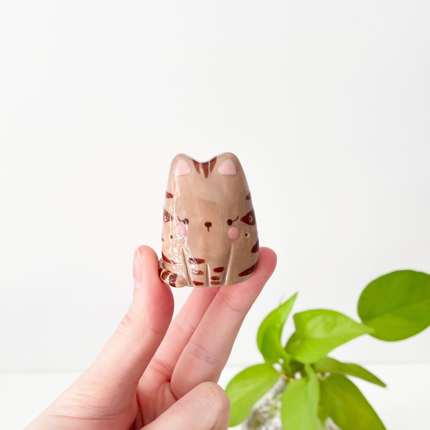 Brown Tabby Whisker Cat Mini Vase