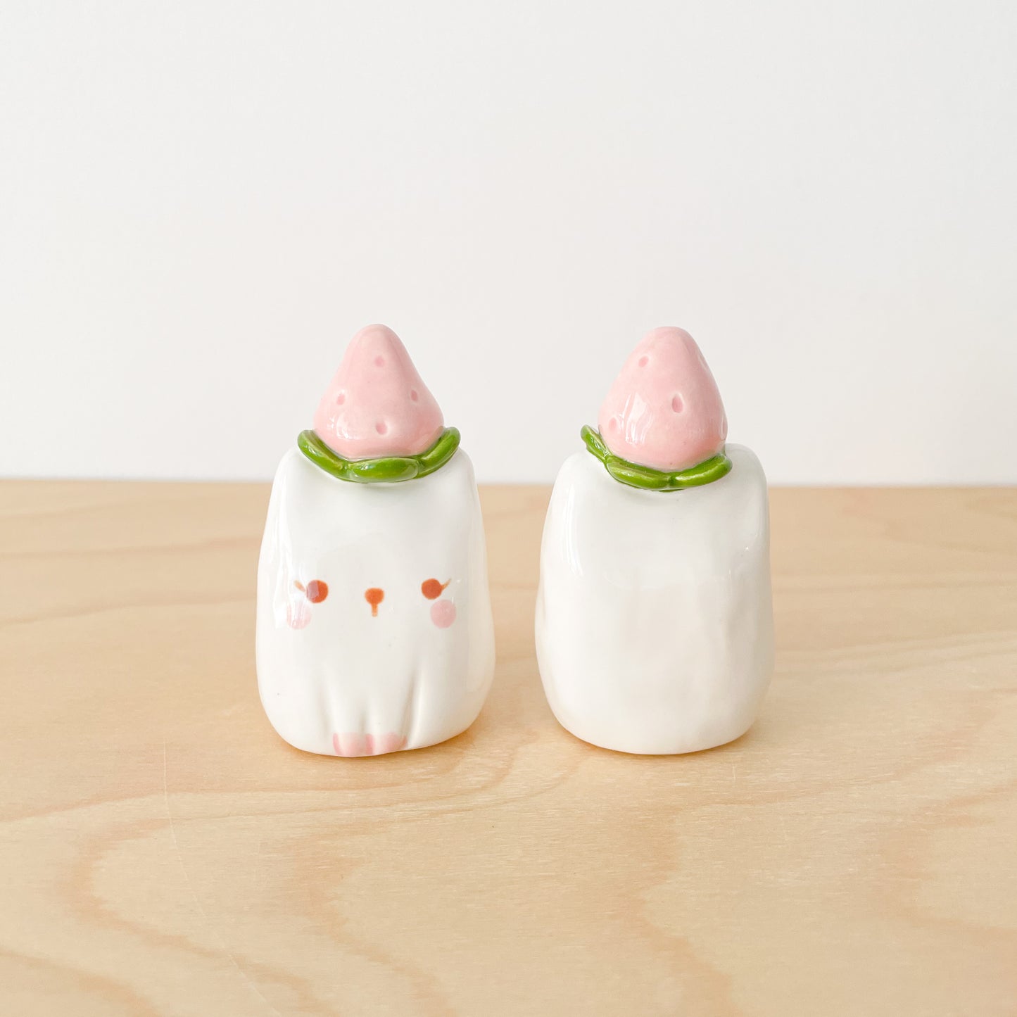 Strawberry Cat Ring Holder