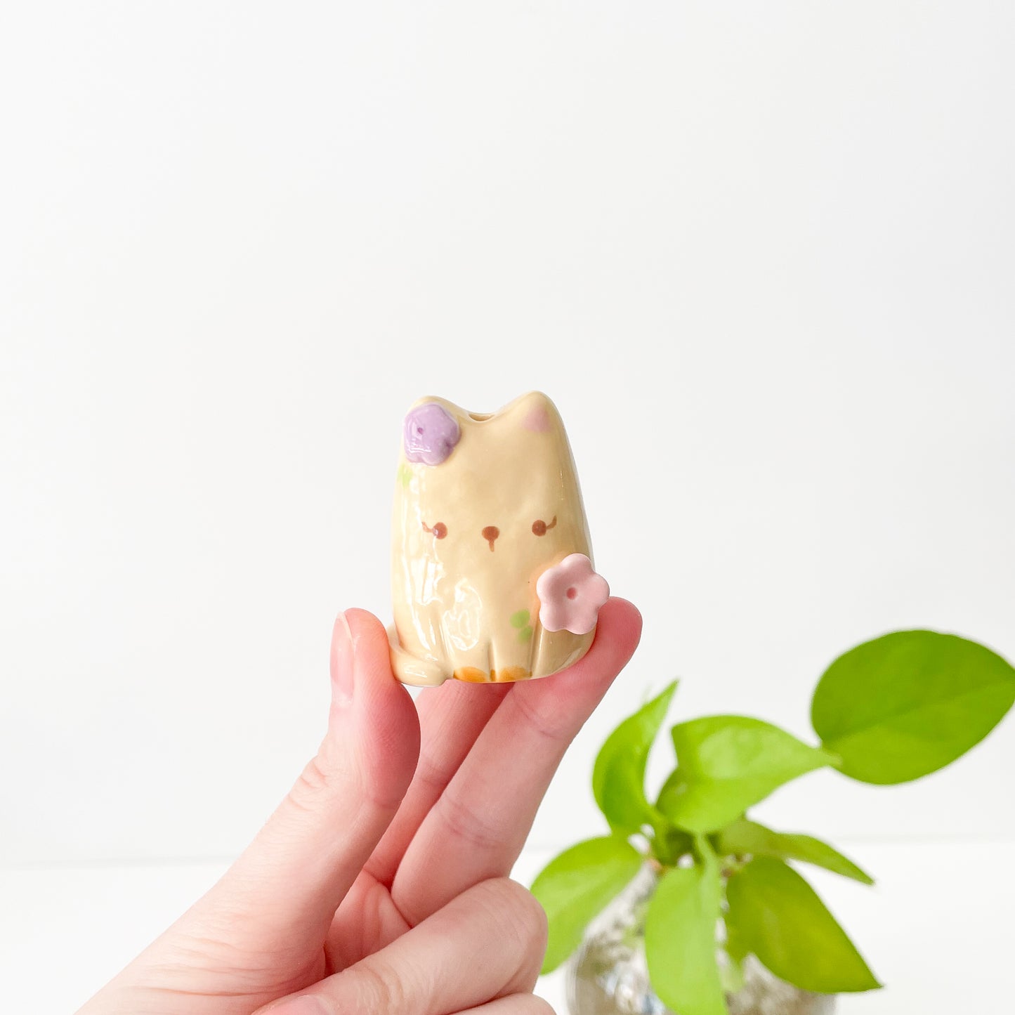 Caramel Blooming Cat Mini Vase