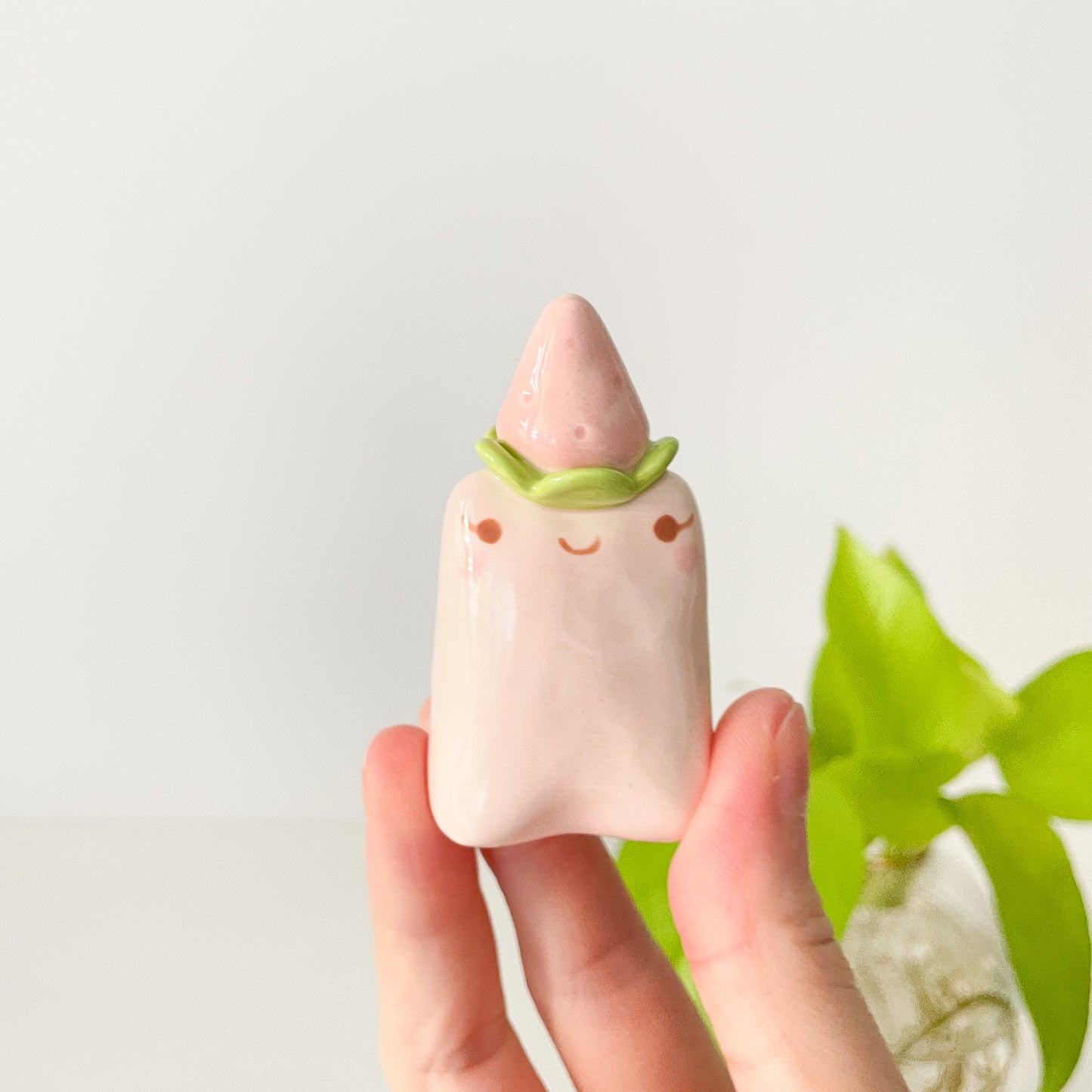 Pink Strawberry Frog Ring Holder