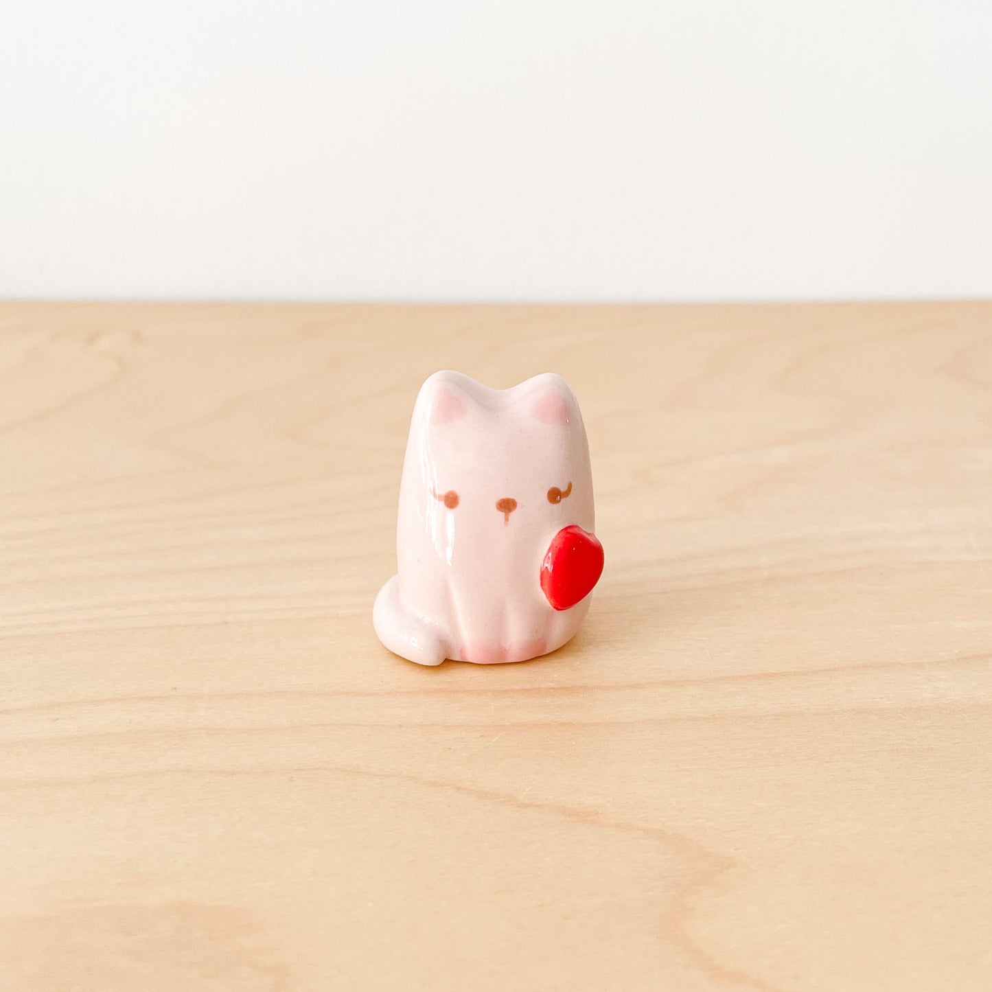 Red Heart Cat Desk Pal