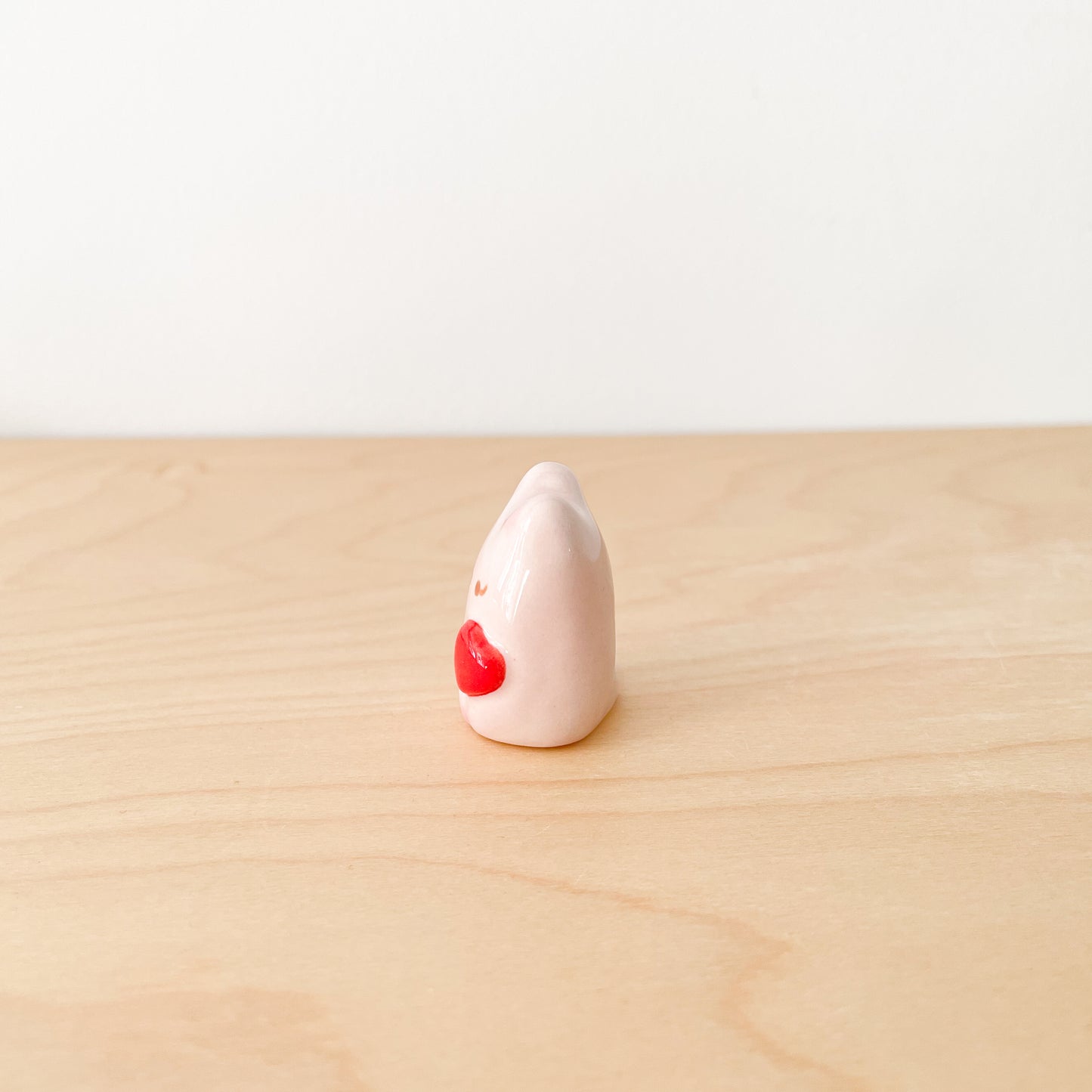 Red Heart Cat Desk Pal