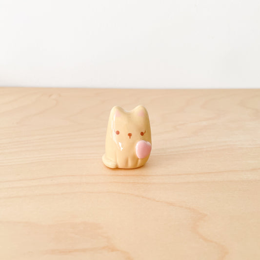 Heart Caramel Cat Desk Pal