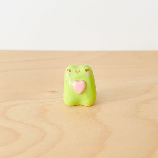 Heart Frog Desk Pal
