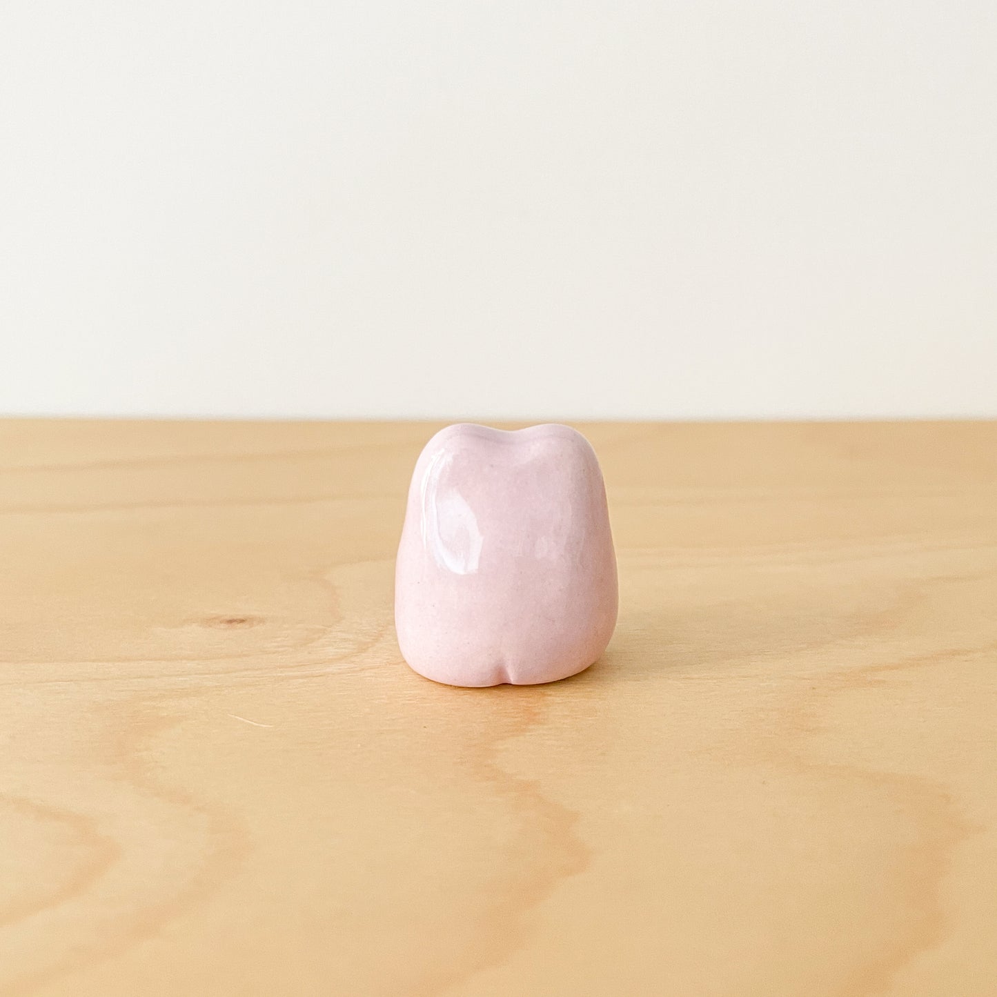 Lilac Flower Frog Desk Pal