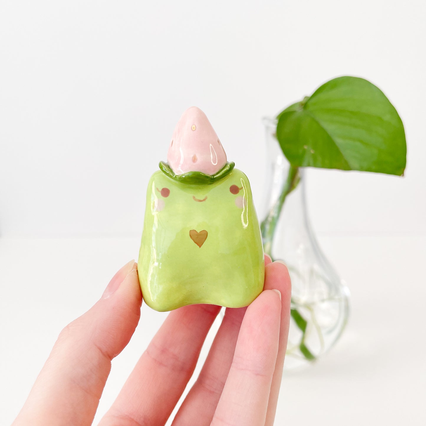 Sparkly Strawberry Frog Ring Holder