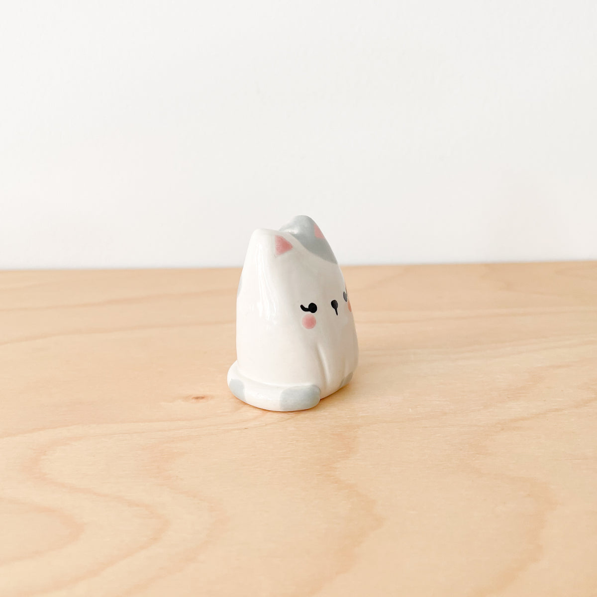 Grey Spotty Cat Mini Vase