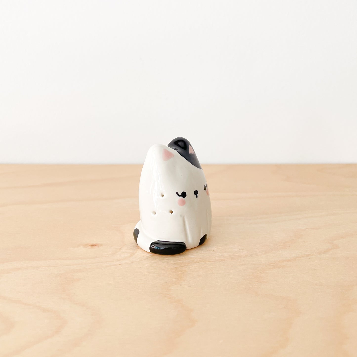Black Spotty Whisker Cat Mini Vase