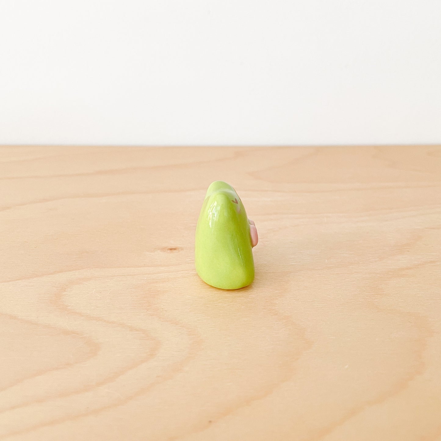 Bow Frog Desk Pal