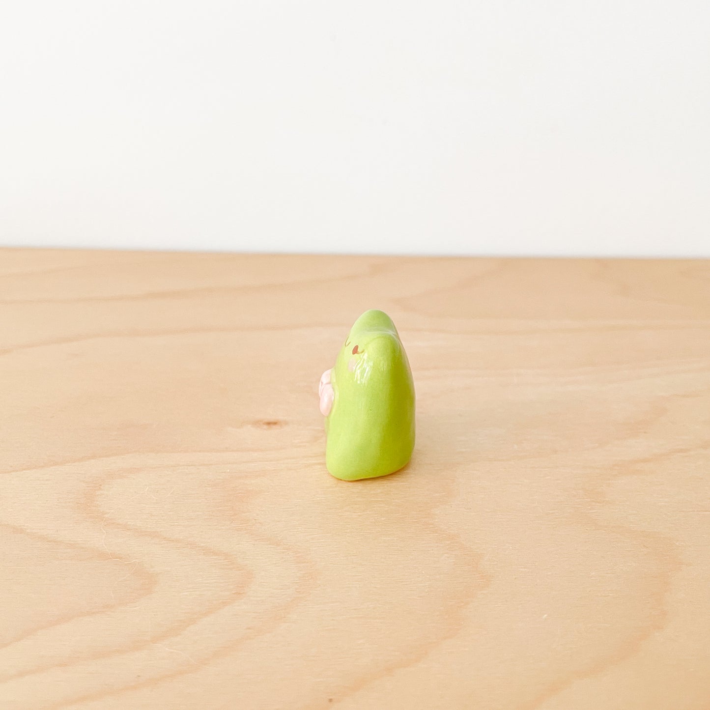 Bow Frog Desk Pal