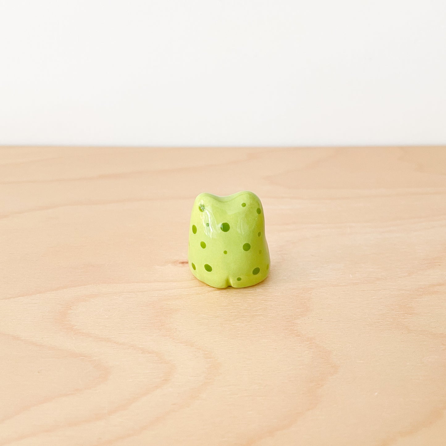 Green Poison Dart Frog Desk Pal