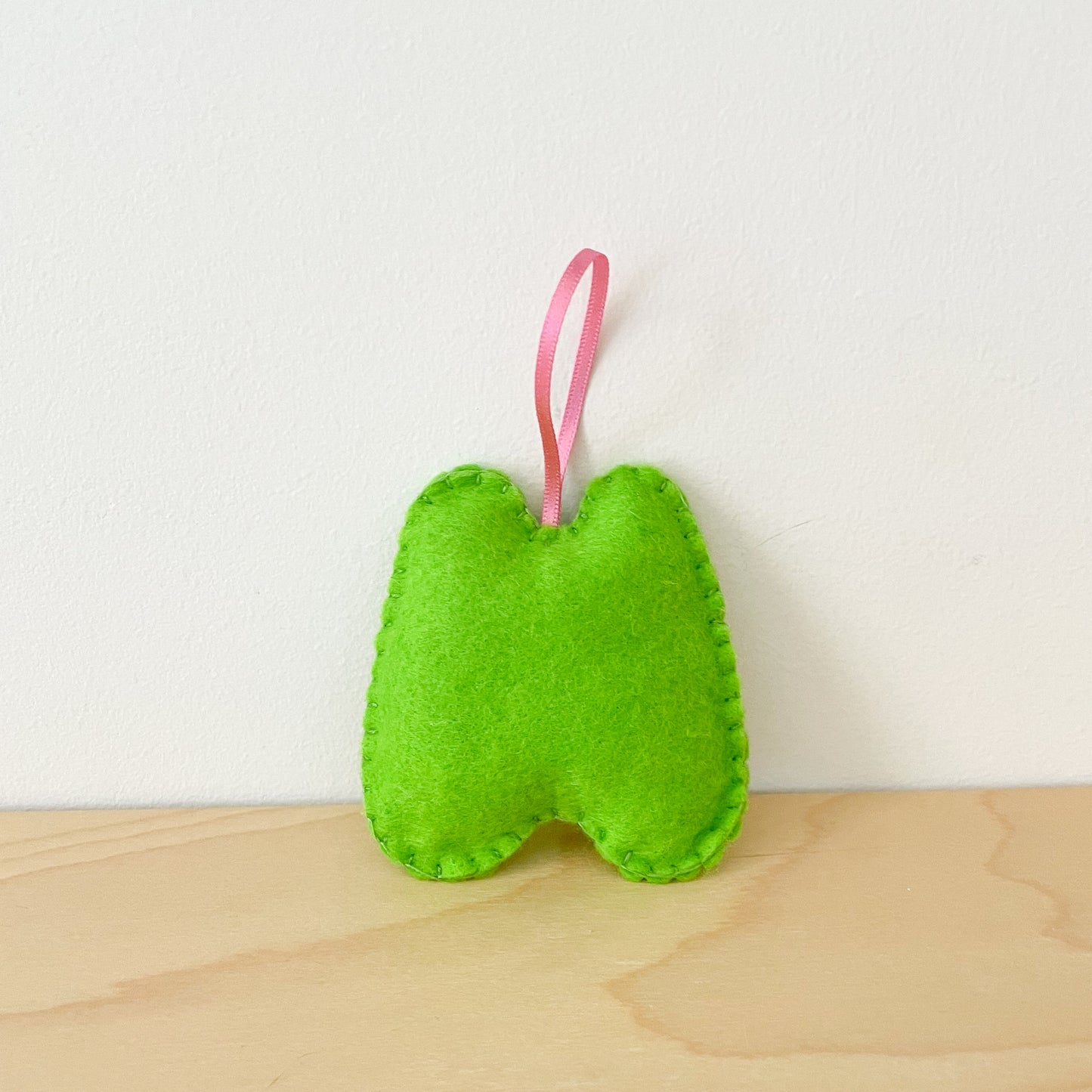 Froggy Felt Ornament - Gold Bow