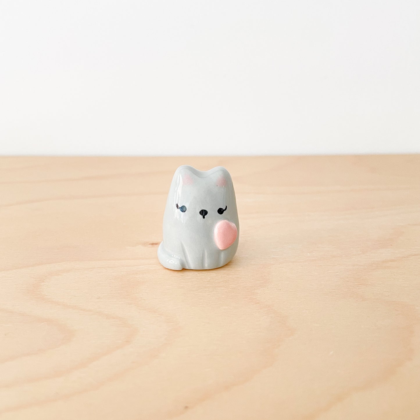 Heart Grey Cat Desk Pal