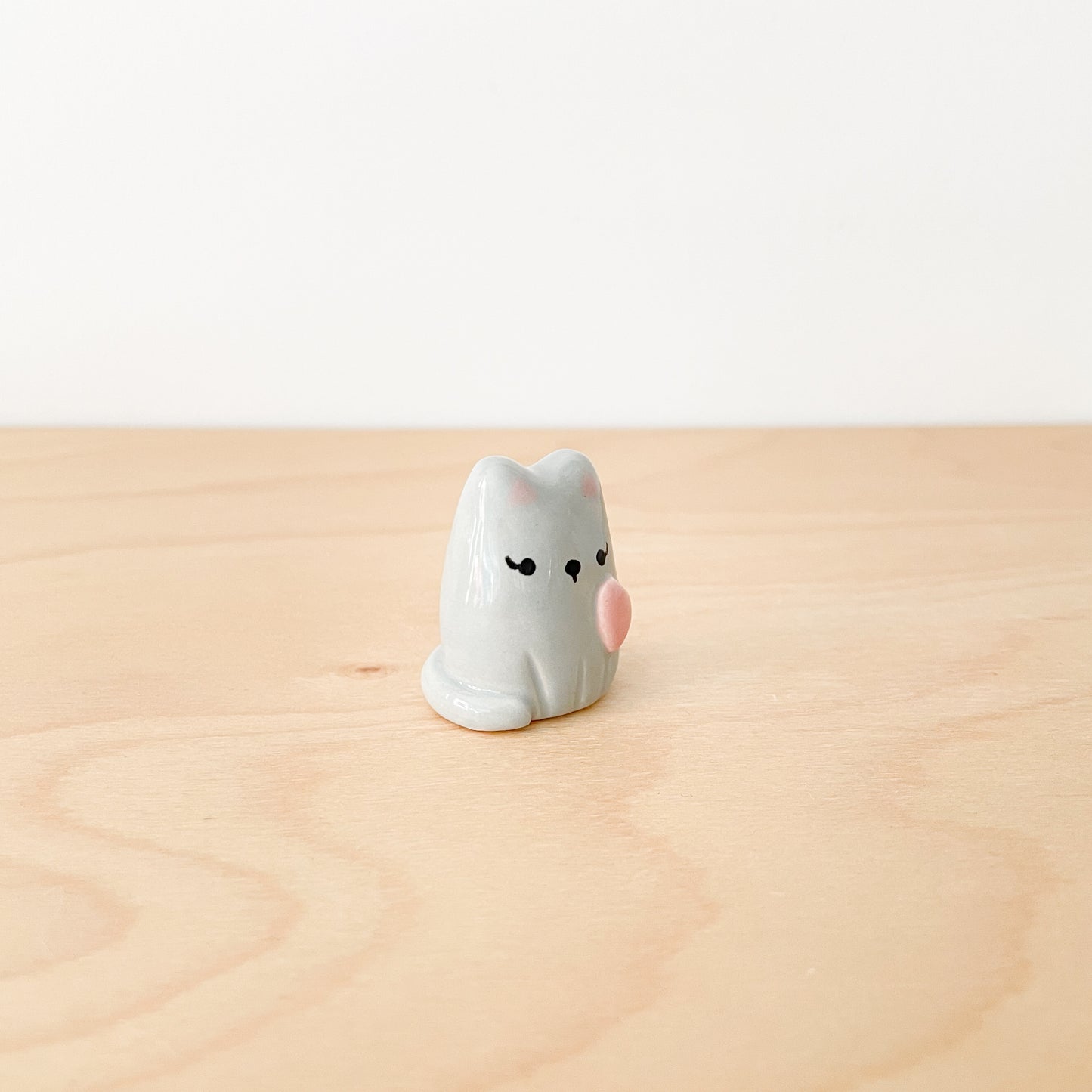 Heart Grey Cat Desk Pal