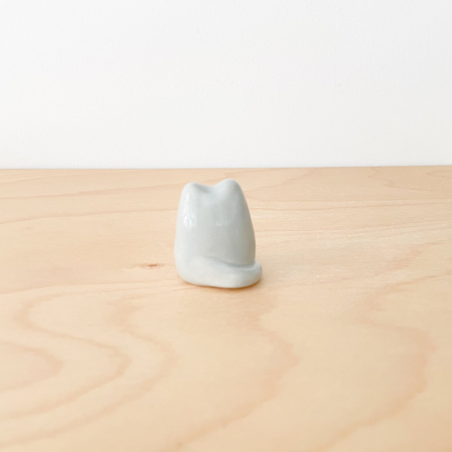Heart Grey Cat Desk Pal