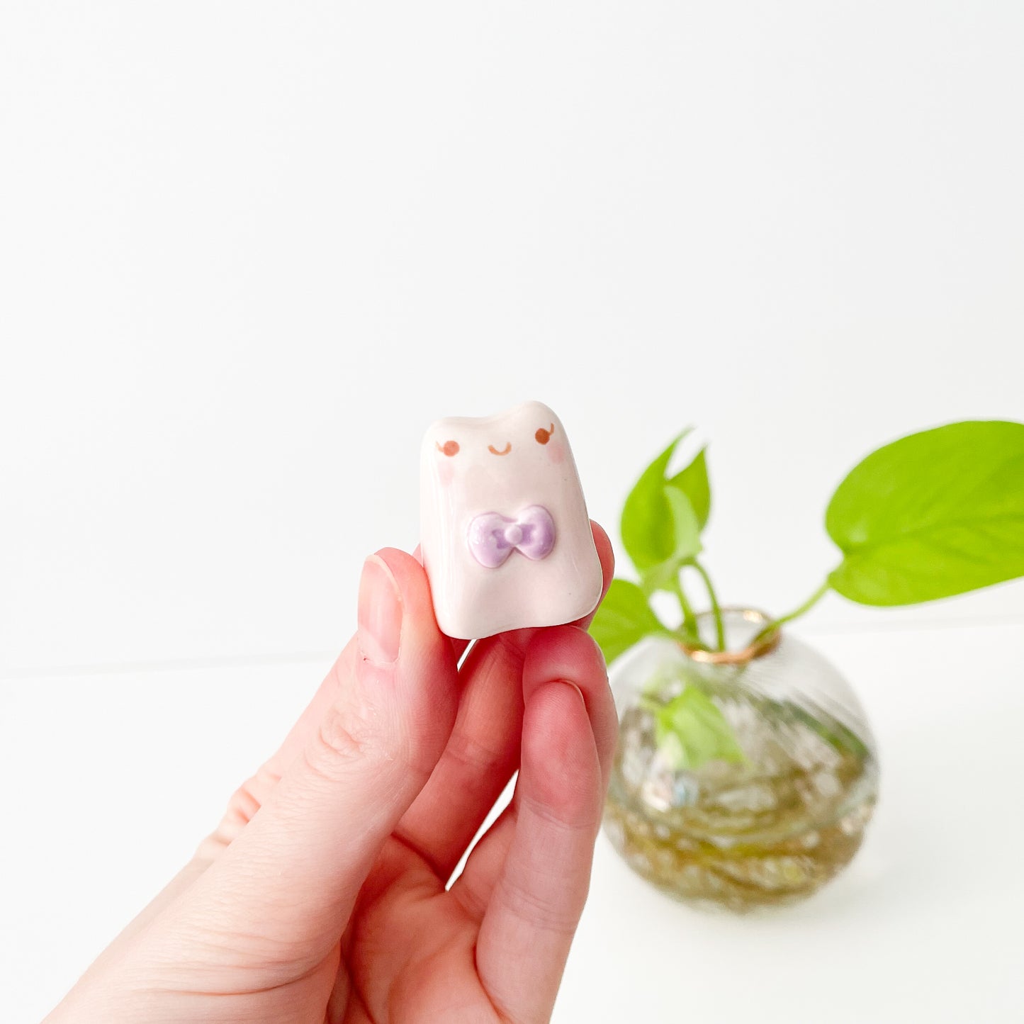 Bow Pink Frog Desk Pal